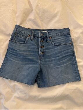 Madewell High-Rise Button-Fly Denim Shorts in Medium Blue